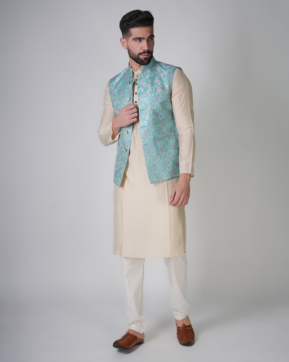 Elevate Your Ethnic Style with the Perfect Kurta Set – Now Available at Shagans.com